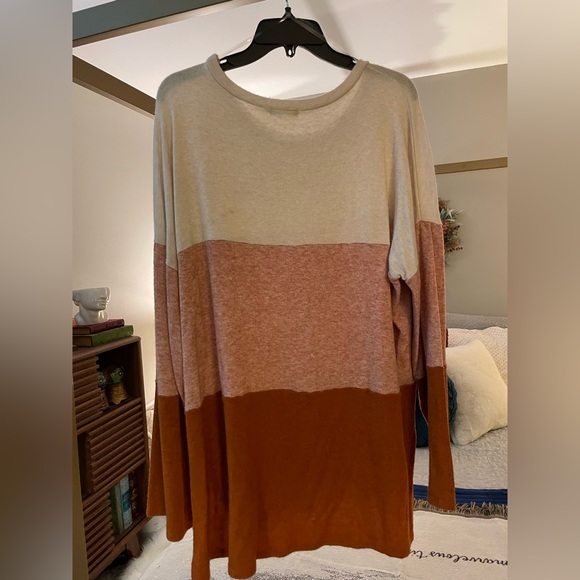 Chic Soul “Where Would You Go” Long Sleeve Top - Picture 5 of 5